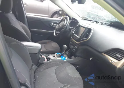 2016 Jeep Cherokee Latitude z USA, uszkodzony, nr VIN 1C4PJMCB8GW359149